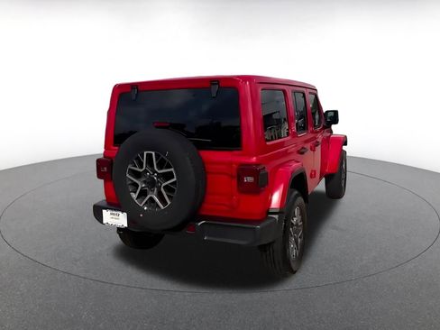 Used 2025 Jeep Wrangler Sahara image 12