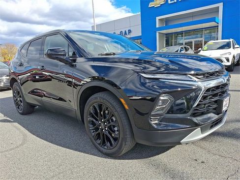 Certified 2023 Chevrolet Blazer LT w/ LPO, Black Sport Package image 2