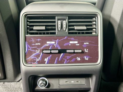 New 2025 Porsche Cayenne Coupe image 25