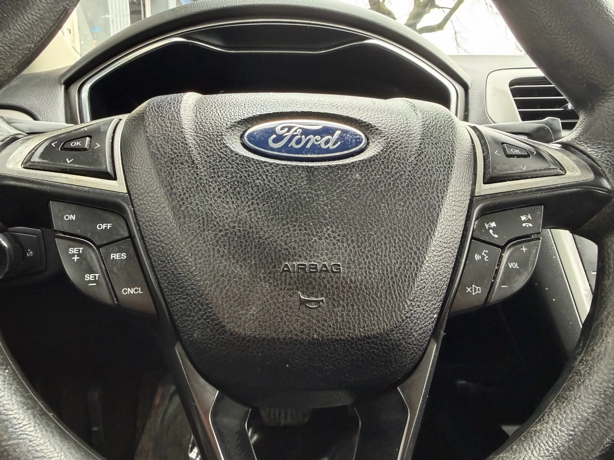 Used 2020 Ford Fusion SE AWD/4WD image 13