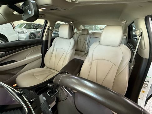 Used 2018 Buick LaCrosse Preferred image 12