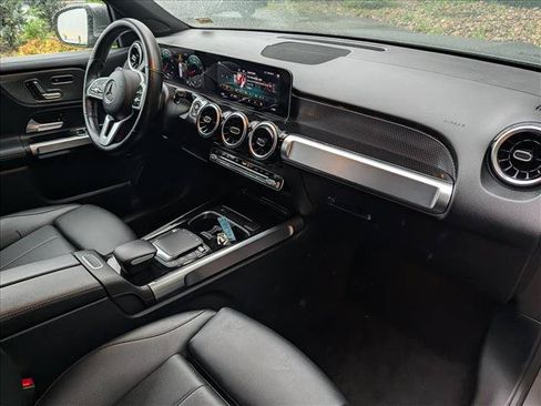 Used 2021 Mercedes-Benz GLB 250 4MATIC image 13