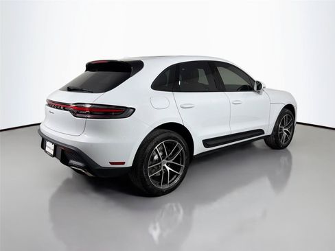 Certified 2026 Porsche Macan AWD/4WD image 7