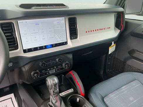 New 2026 Ford Bronco Heritage Edition AWD/4WD image 31