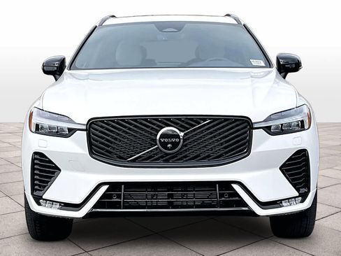 New 2026 Volvo XC60 B5 Plus w/ Protection Package Premier image 5