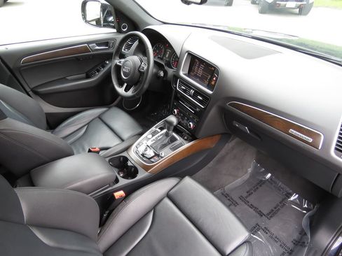 Used 2016 Audi Q5 2.0T Premium Plus w/ Technology Package AWD/4WD image 14