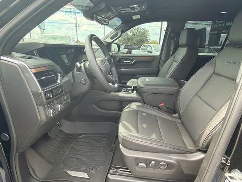 Used 2026 GMC Yukon Denali w/ Denali Reserve Package AWD/4WD image 13