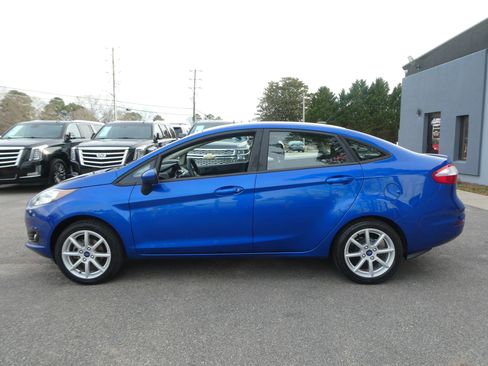 Used 2019 Ford Fiesta SE w/ Equipment Group 201A image 9