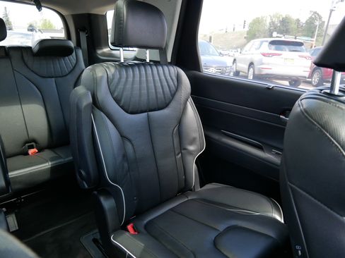 Used 2023 Hyundai Palisade Limited AWD/4WD image 14