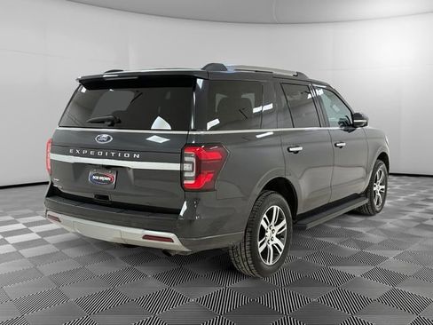 Used 2024 Ford Expedition Limited image 3