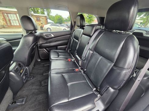 Used 2018 Nissan Pathfinder SL FWD image 14