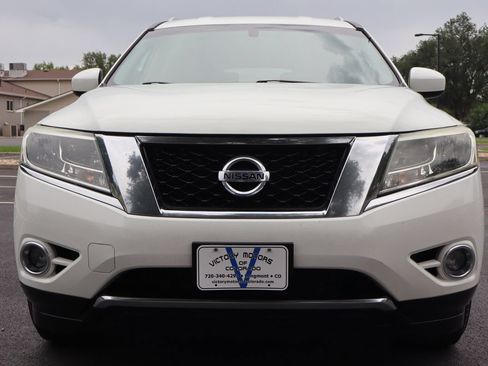 Used 2016 Nissan Pathfinder SV AWD/4WD image 13