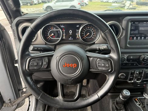 Used 2021 Jeep Gladiator Willys image 14