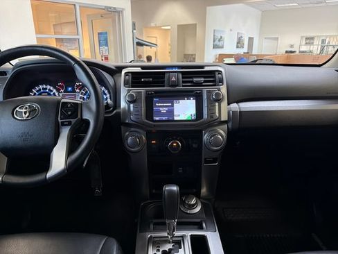 Used 2019 Toyota 4Runner SR5 AWD/4WD image 21