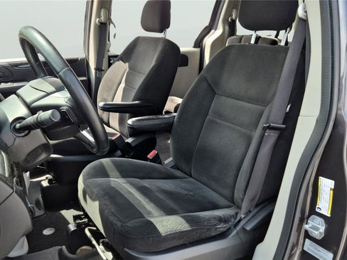 Used 2017 Dodge Grand Caravan SE w/ Power Window Group image 10