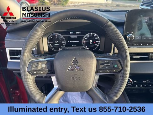 Used 2023 Mitsubishi Outlander 4WD Plug-In Hybrid image 26