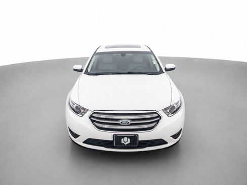 Used 2014 Ford Taurus SEL w/ Equipment Group 201A FWD image 2