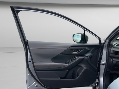 Certified 2025 Subaru Crosstrek 2.5i Limited w/ Crosstrek Mirror Package image 25