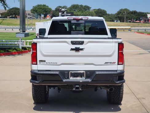 New 2026 Chevrolet Silverado 2500 ZR2 AWD/4WD image 14