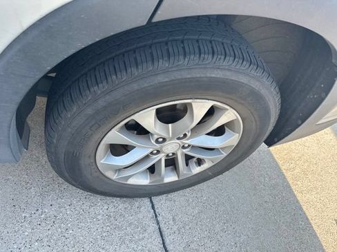 Used 2019 Hyundai Santa Fe SEL AWD/4WD image 7