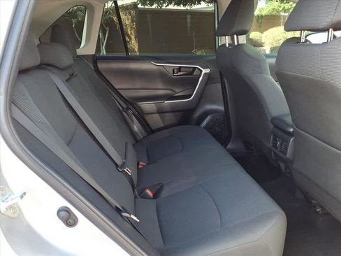 Used 2022 Toyota RAV4 LE image 21