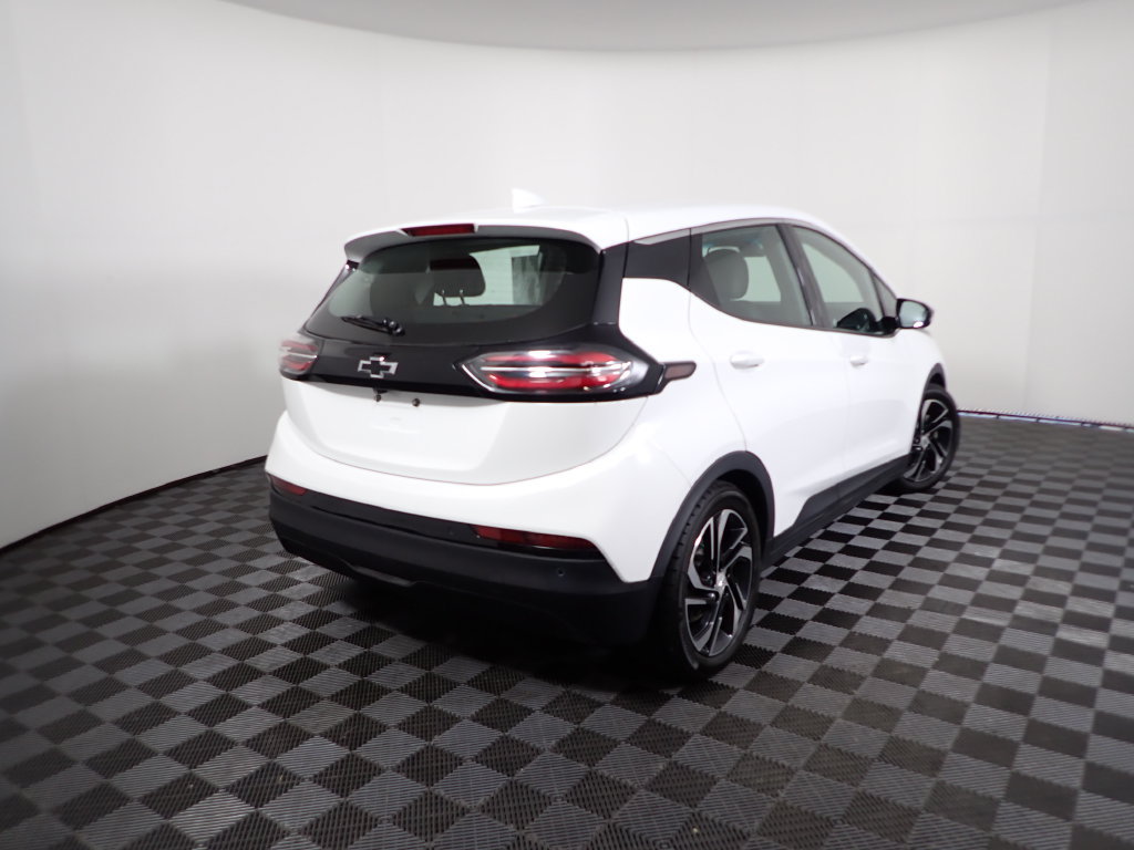 Used 2022 Chevrolet Bolt LT w/ Infotainment Package FWD image 19