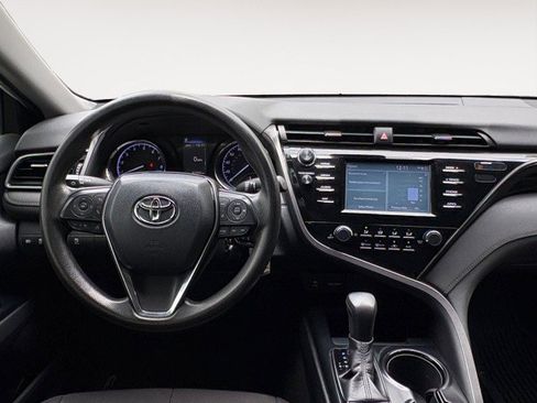 Used 2019 Toyota Camry LE FWD image 2