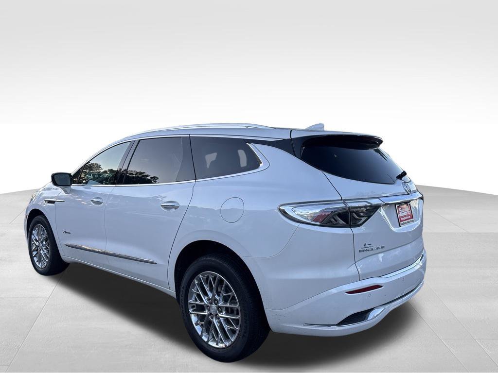 Used 2023 Buick Enclave Avenir w/ Avenir Technology Package FWD image 8