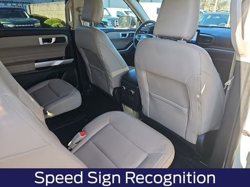 Used 2022 Ford Explorer XLT w/ Equipment Group 202A image 13