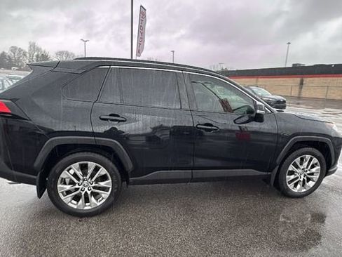 Certified 2020 Toyota RAV4 XLE Premium image 6