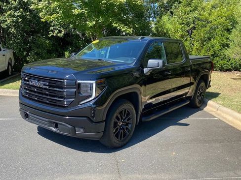 Used 2023 GMC Sierra 1500 Elevation AWD/4WD image 3