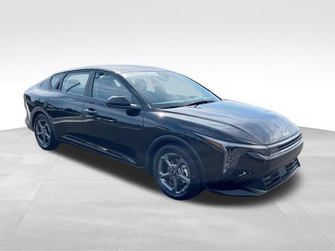 Used 2025 Kia K4 FWD image 2