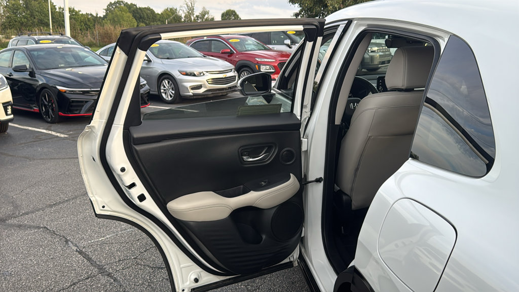 Used 2024 Honda HR-V EX-L image 28