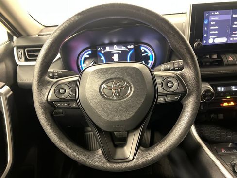 Used 2025 Toyota RAV4 XLE AWD/4WD image 18