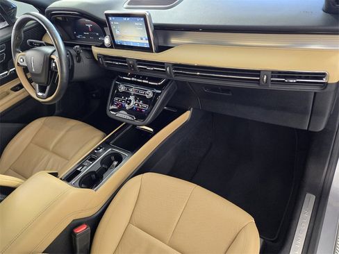 Used 2022 Lincoln Corsair Reserve w/ Equipment Group 201A image 16