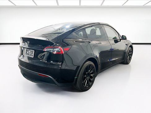 Used 2023 Tesla Model Y Long Range AWD/4WD image 4