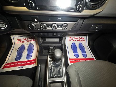 Used 2022 Toyota Tacoma SR5 w/ SR5 Appearance Package (SM) image 9