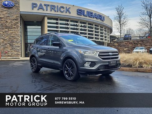Used 2018 Ford Escape SE w/ SE Sport Appearance Package image 1