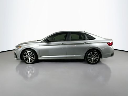 Certified 2025 Volkswagen Jetta Sport image 8