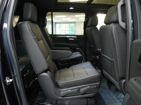 New 2026 Chevrolet Suburban High Country AWD/4WD image 35