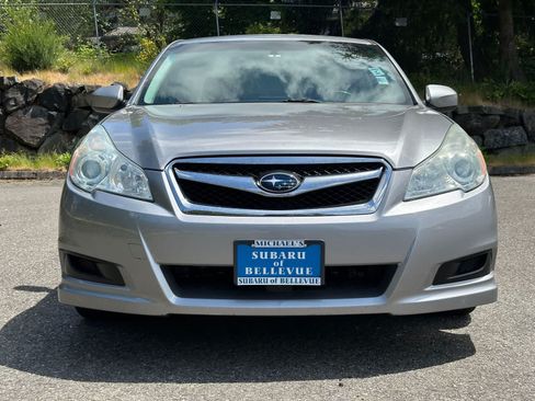 Used 2010 Subaru Legacy 2.5i Limited AWD/4WD image 5