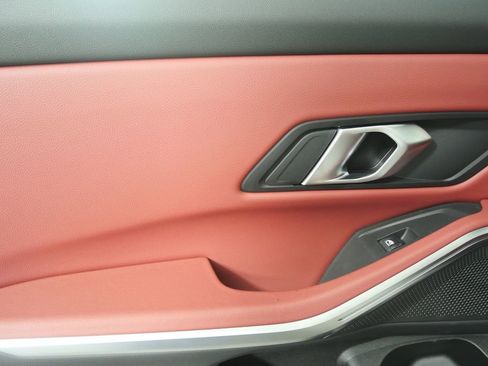 Used 2025 BMW 330i Sedan image 14