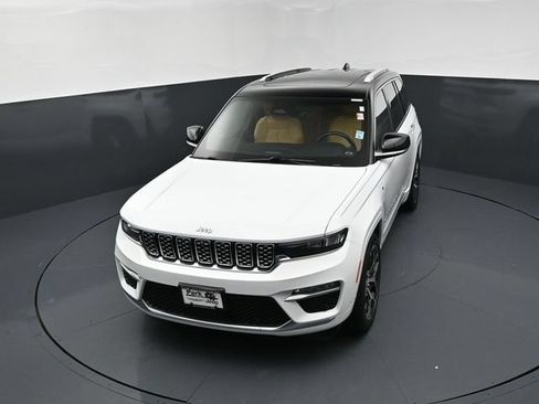 Used 2023 Jeep Grand Cherokee Summit AWD/4WD image 13