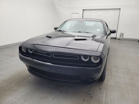 Used 2019 Dodge Challenger SXT image 15
