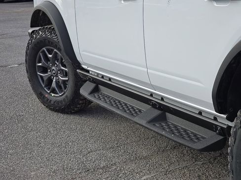 New 2025 Ford Bronco Badlands image 12