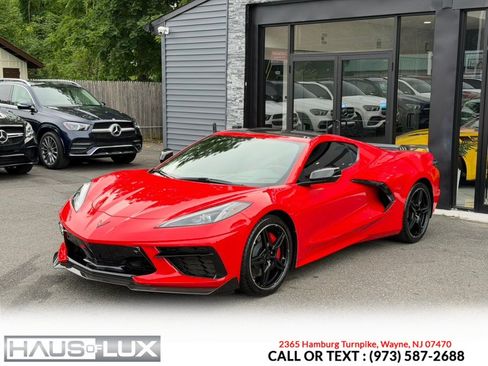 Used 2020 Chevrolet Corvette Stingray Premium Cpe w/ 3LT Preferred Equipment Group RWD image 2
