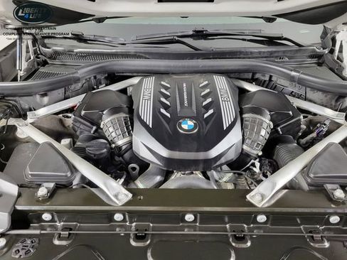 Used 2021 BMW X7 M50i image 37