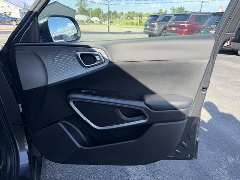 Used 2021 Kia Soul LX FWD image 20
