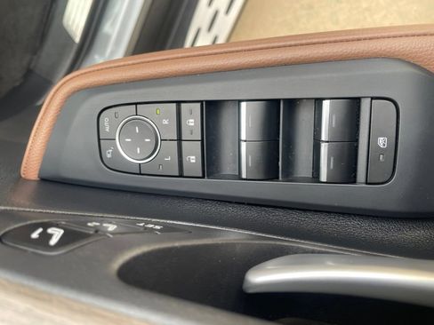 Used 2025 Toyota Grand Highlander AWD image 16
