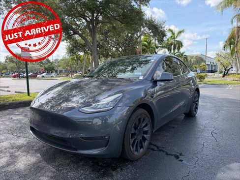 Used 2022 Tesla Model Y Long Range AWD/4WD image 2